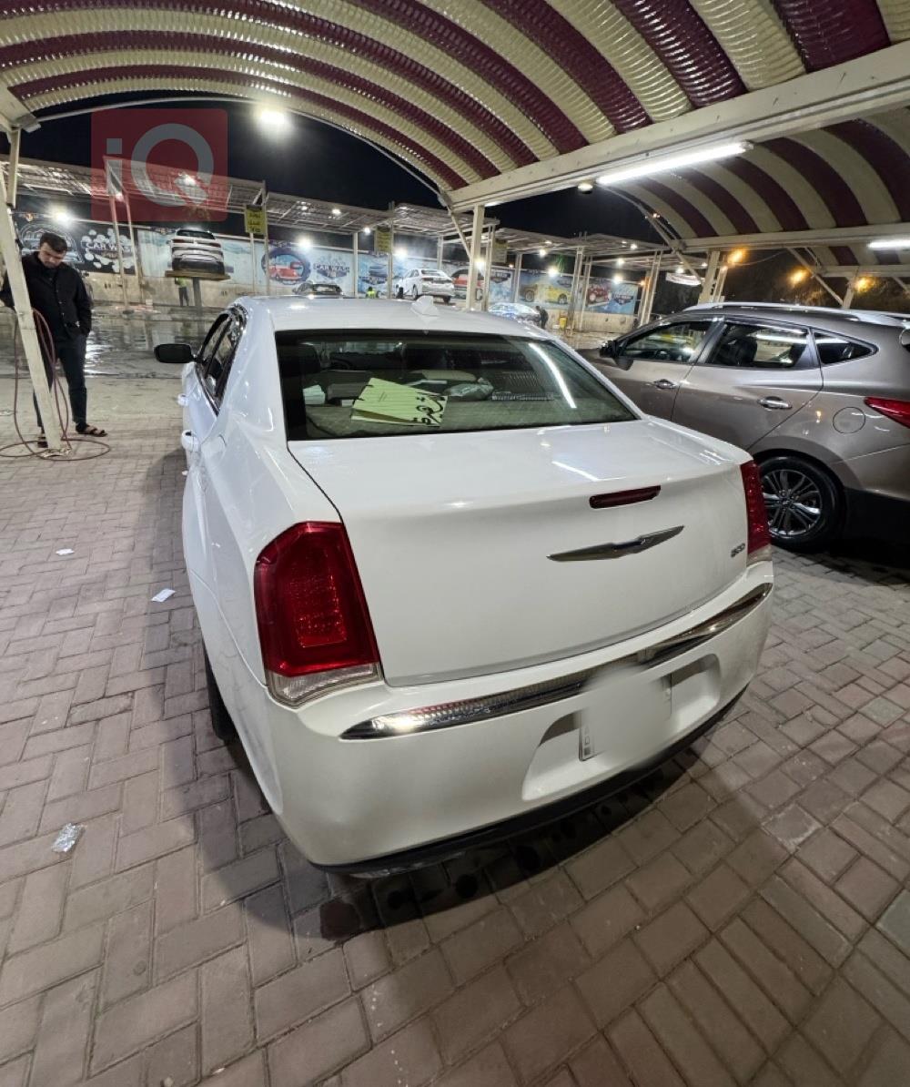 کرایسلەر 300